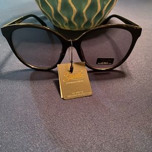 NEW BLACK GISELLE SUNGLASSES